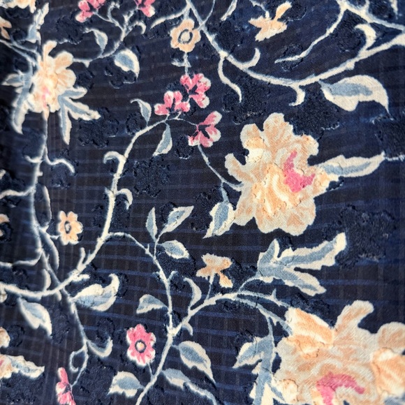 Sezane Floral Textured Navy Top 3/4 Sleeve V Neck Feminine Dainty Size 34 XS - Picture 3 of 13